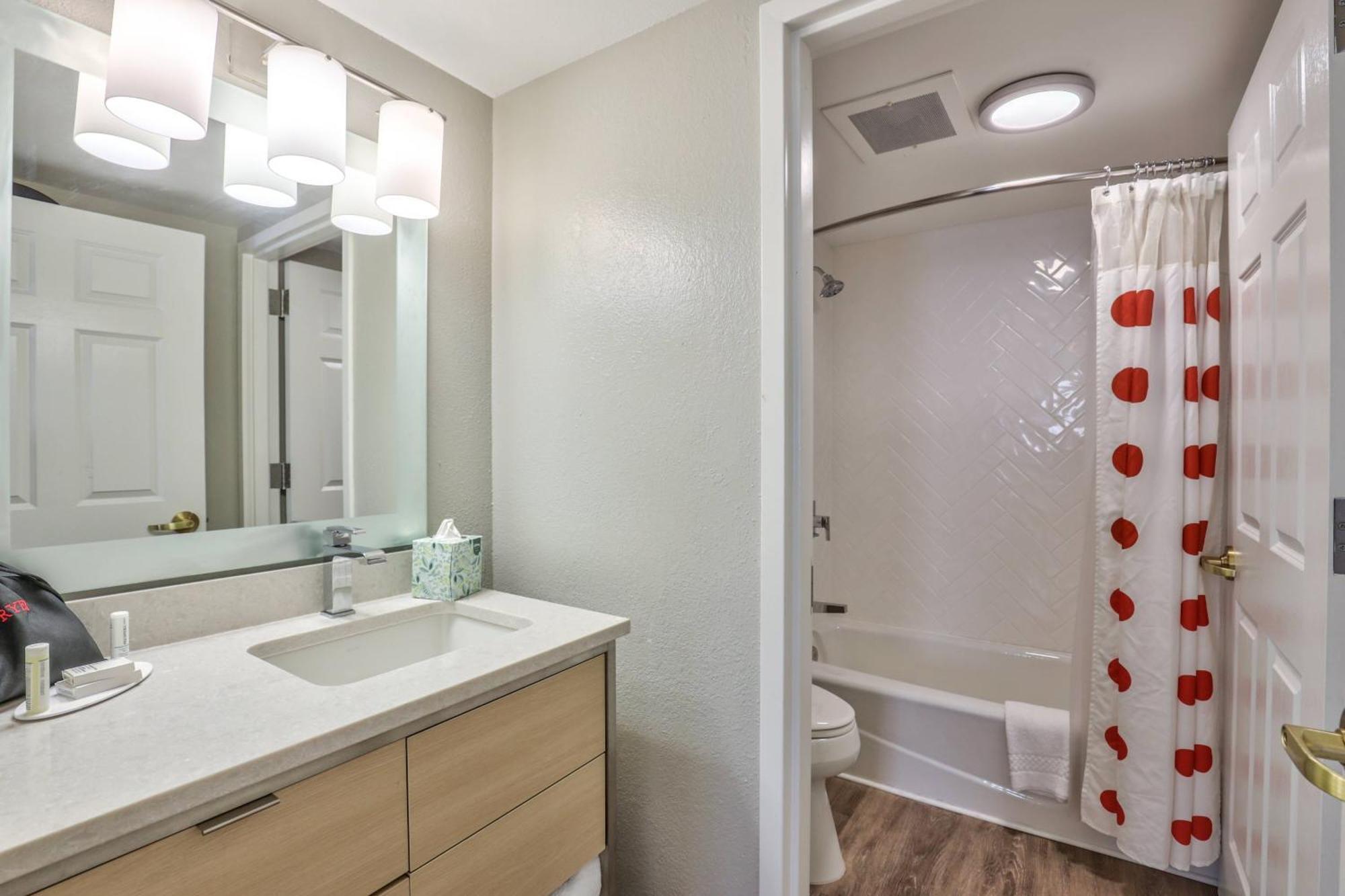 Alluxsuites At 1876, Ascend Hotel Collection Tallahassee Eksteriør bilde