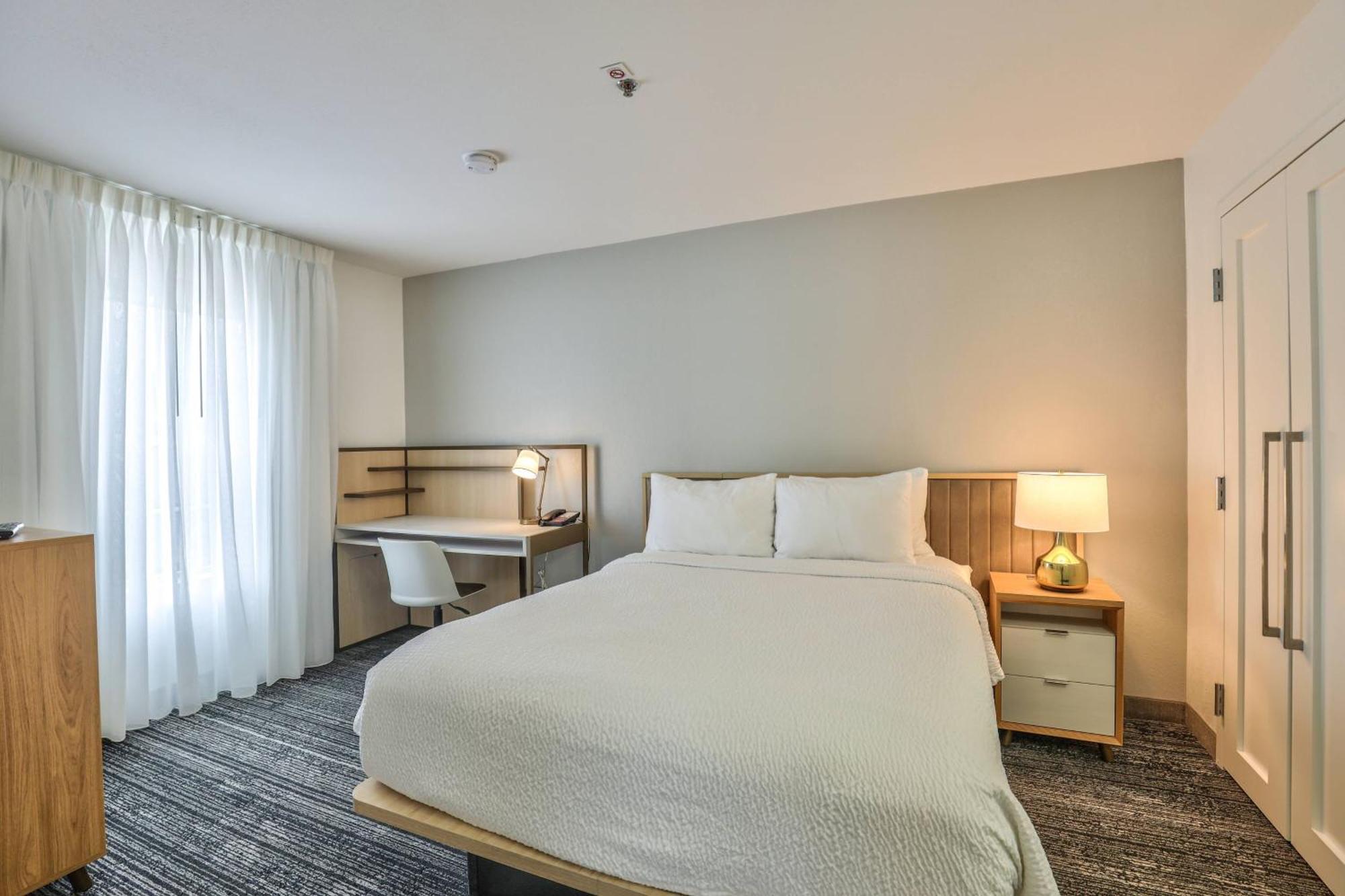 Alluxsuites At 1876, Ascend Hotel Collection Tallahassee Eksteriør bilde