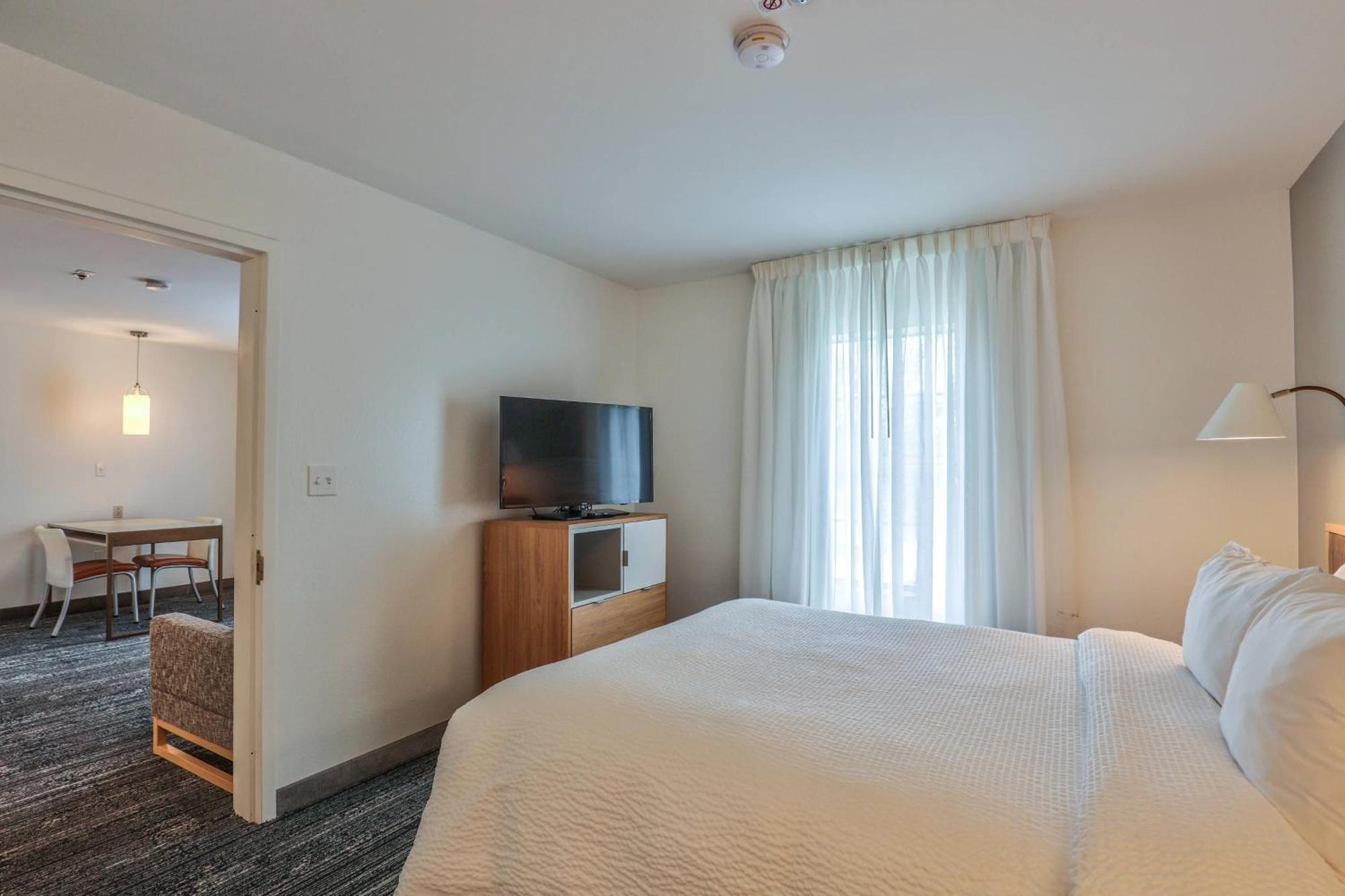 Alluxsuites At 1876, Ascend Hotel Collection Tallahassee Eksteriør bilde