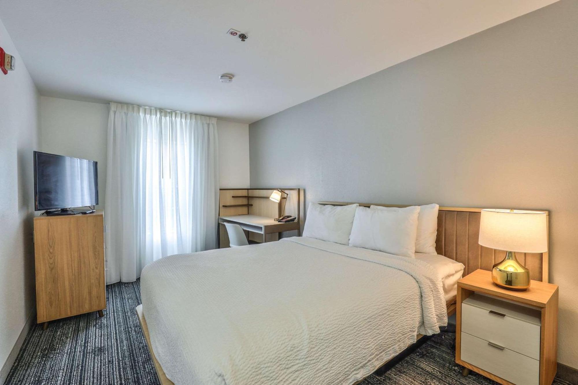Alluxsuites At 1876, Ascend Hotel Collection Tallahassee Eksteriør bilde