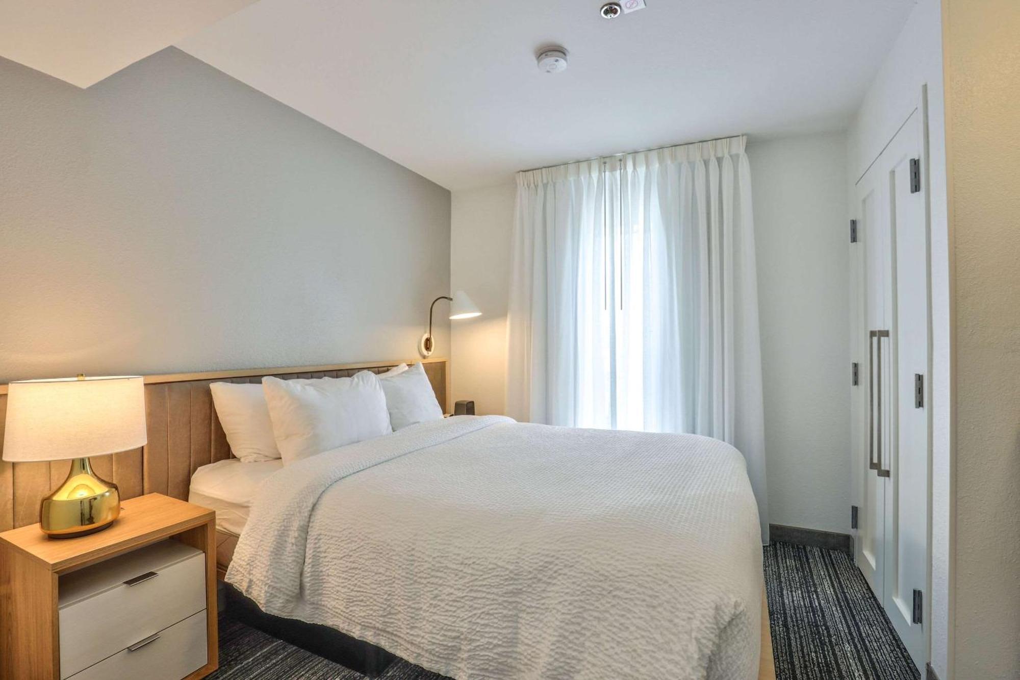 Alluxsuites At 1876, Ascend Hotel Collection Tallahassee Eksteriør bilde